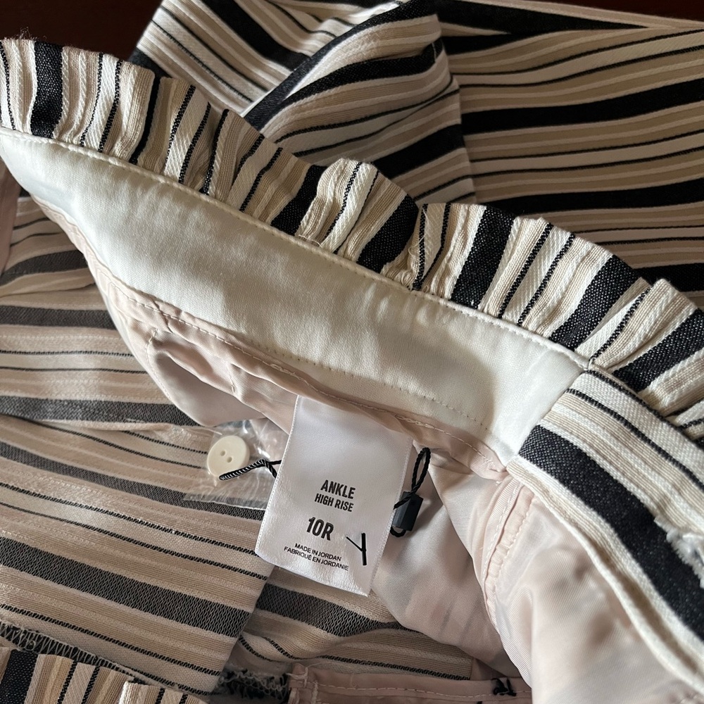 Express NEW ankle, high rise, “paperbag” ruffled waist, 10R pant - Picture 14 of 16